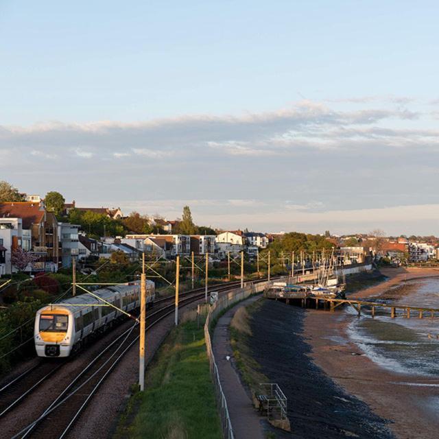 Marine Villa Hotel & Suites - Close To Beach, Train Station & Southend Airport Southend-on-Sea Exterior foto