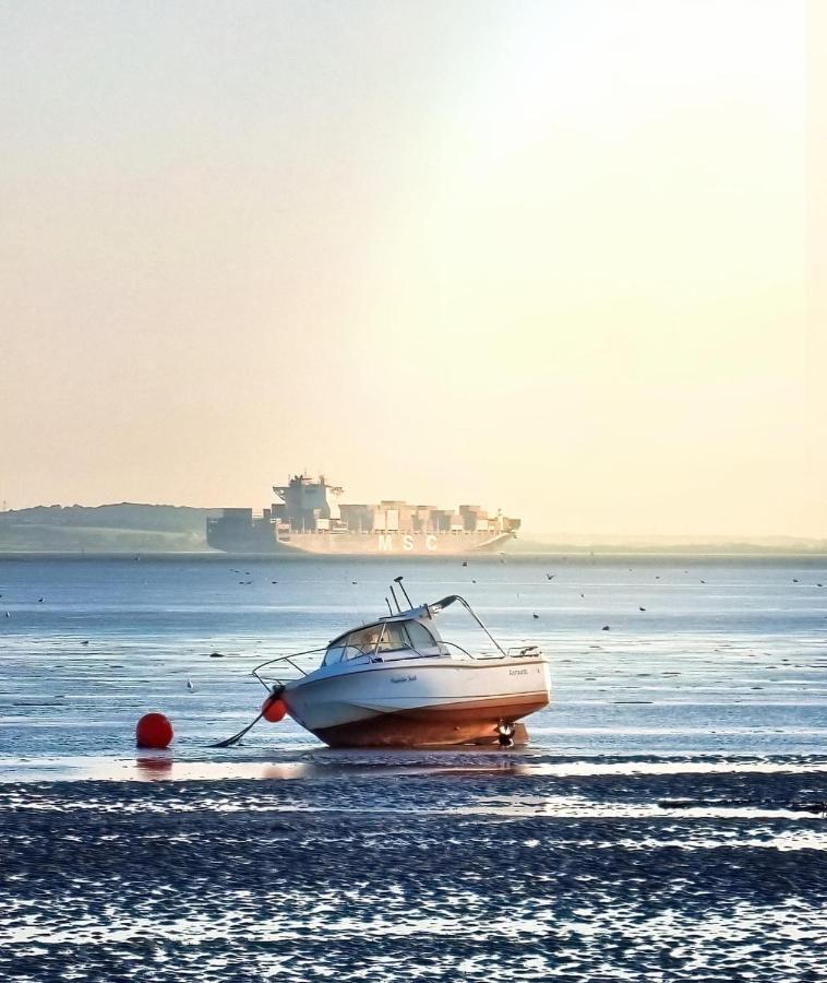 Marine Villa Hotel & Suites - Close To Beach, Train Station & Southend Airport Southend-on-Sea Exterior foto