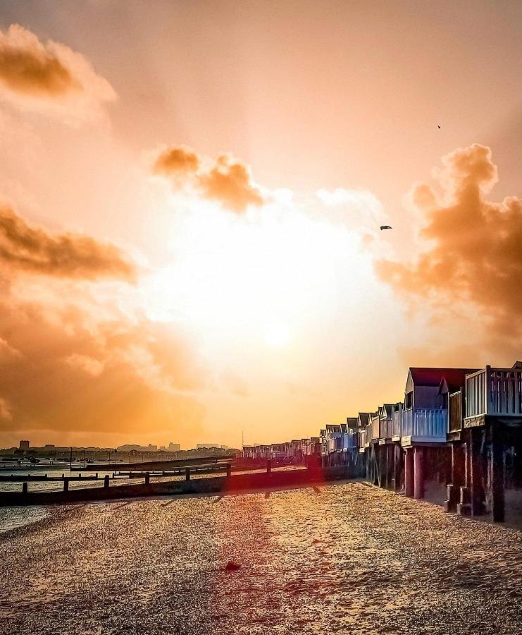 Marine Villa Hotel & Suites - Close To Beach, Train Station & Southend Airport Southend-on-Sea Exterior foto